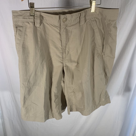 The North Face Other - The North Face Khaki Cargo Shorts - Size‎ 36 Men's